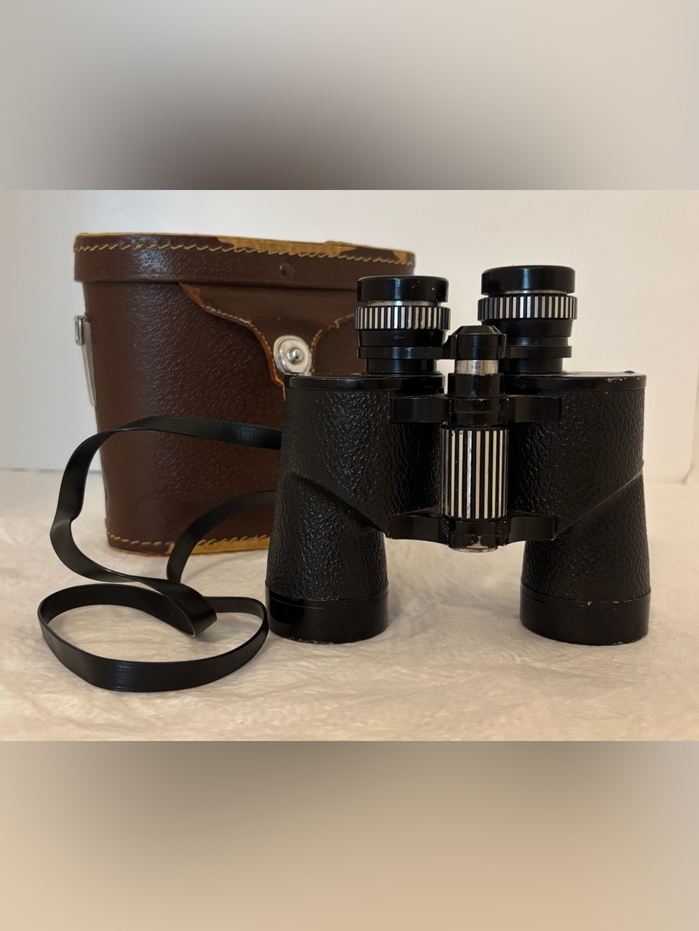 Vintage Swift Japan Black Binoculars w Brown Leather case